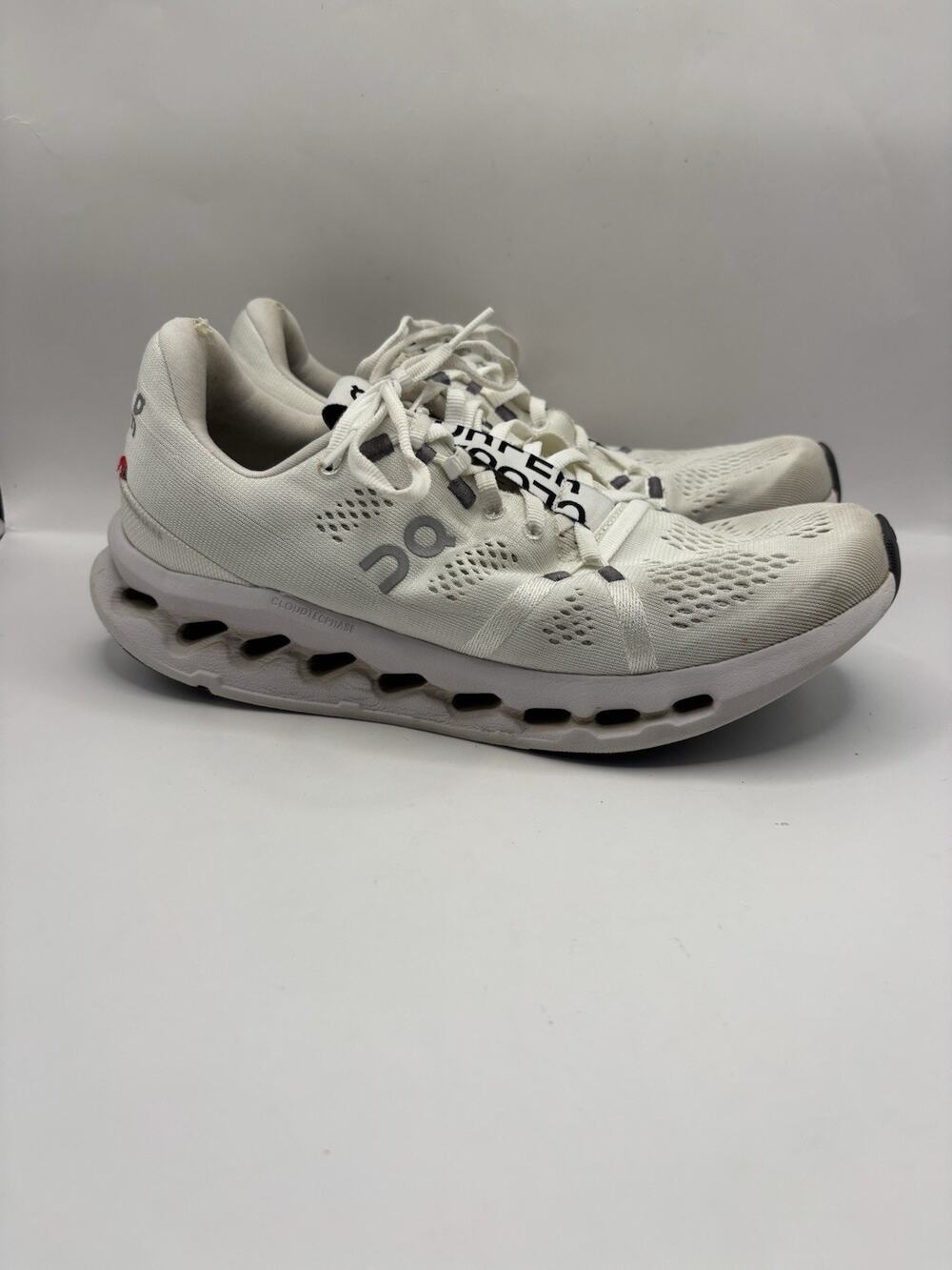 On Cloud Surfer White Running Shoes Women Size 9
